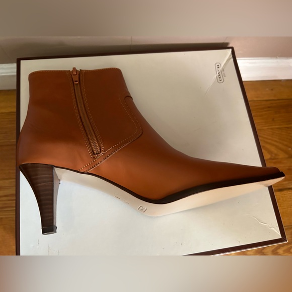 NEW - COACH - ALEXIS BABY CALF BOOTS - TAN/BROWN - SIZE: 8 - Picture 9 of 13